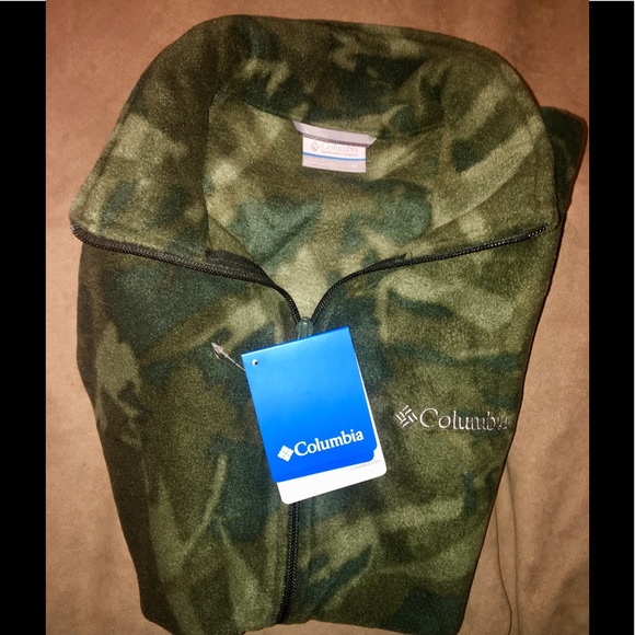 Awesome NWT Columbia fleece vest☃️ - Picture 2 of 5